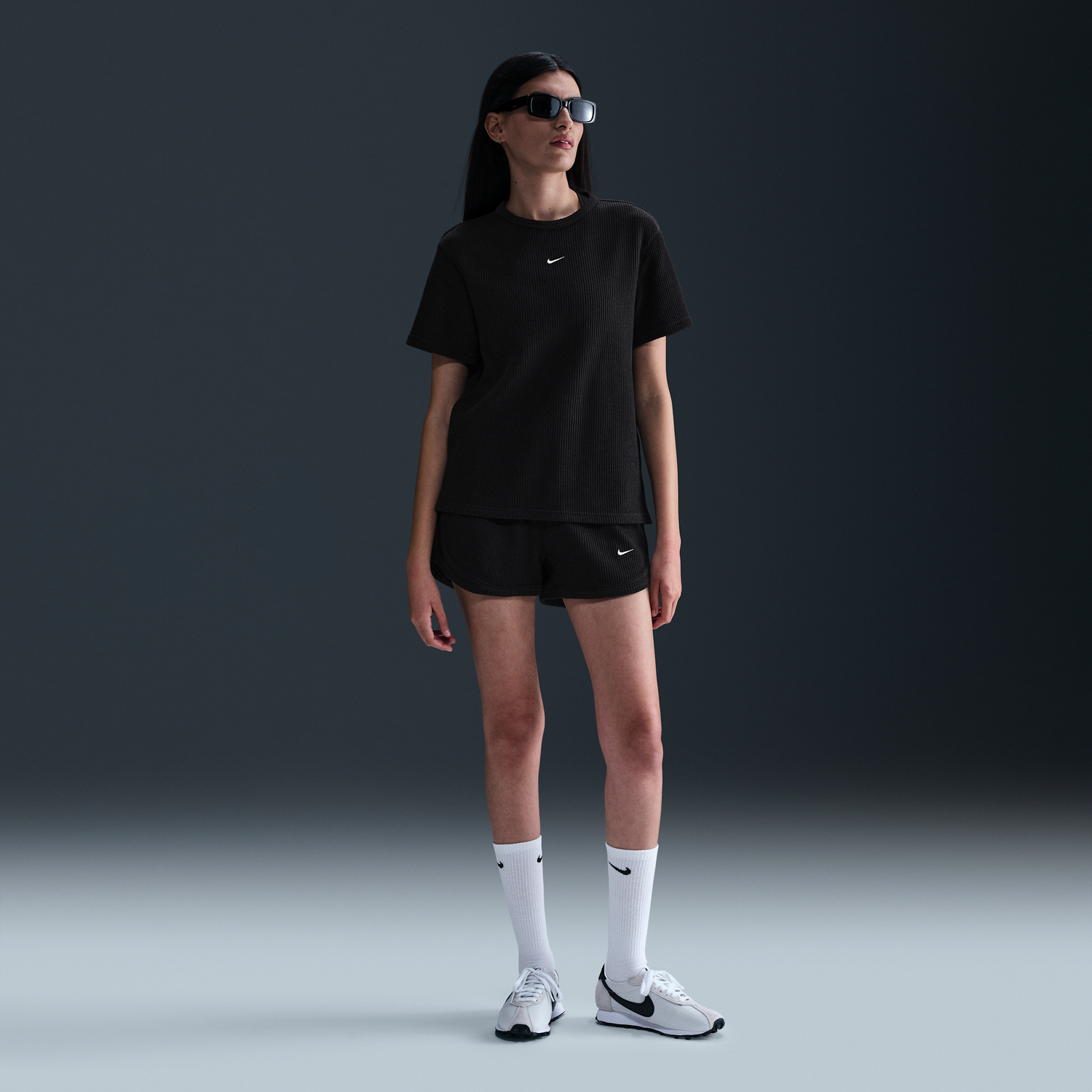 Majica kratkih rukava Nike Sportswear Chill Waffle Relaxed Fit Short-Sleeve T-Shirt Crna | HJ3838-011, 1
