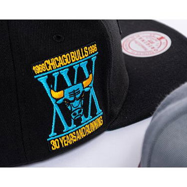 Kapa Mitchell & Ness NBA Core Xi Snapback Chicago Bulls Black Crna | HHSS6751-CBUYYPPPBLCK, 6