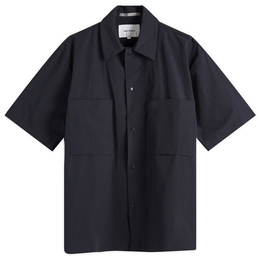 Košulja NORSE PROJECTS Hermann Travel Light Short Sleeve Shirt, Size Large Tamnoplava | N40-0824-7004