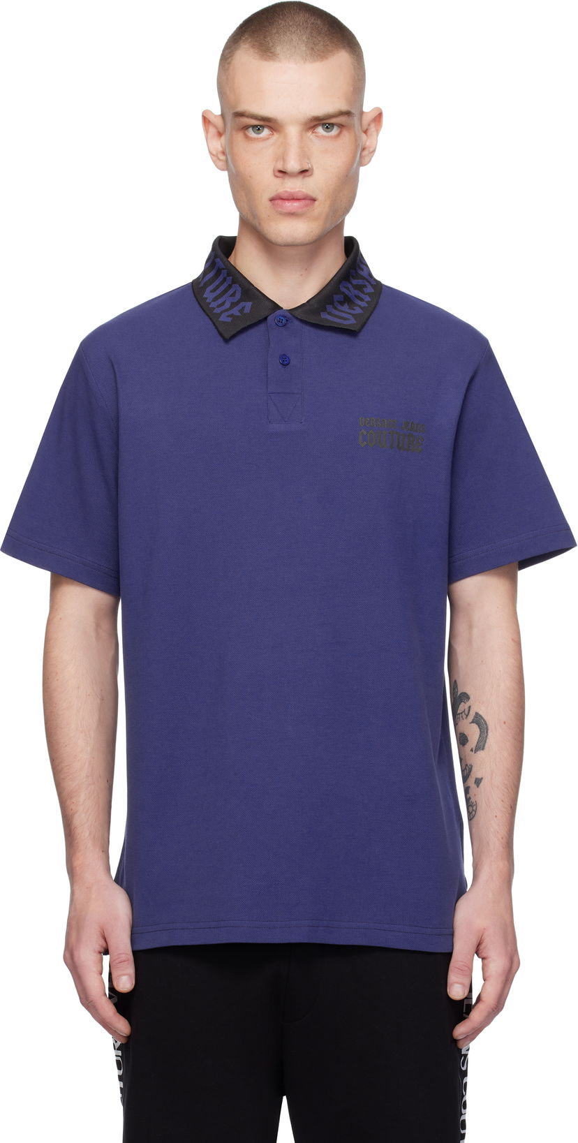 Polo majica Versace Gothic Logo Polo Shirt Plava | E77GAGT05_ECJ01T