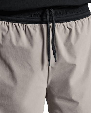Kratke hlače On Running On Running 5" Performance 2-in-1 Shorts Bež | 1mf10092986, 2