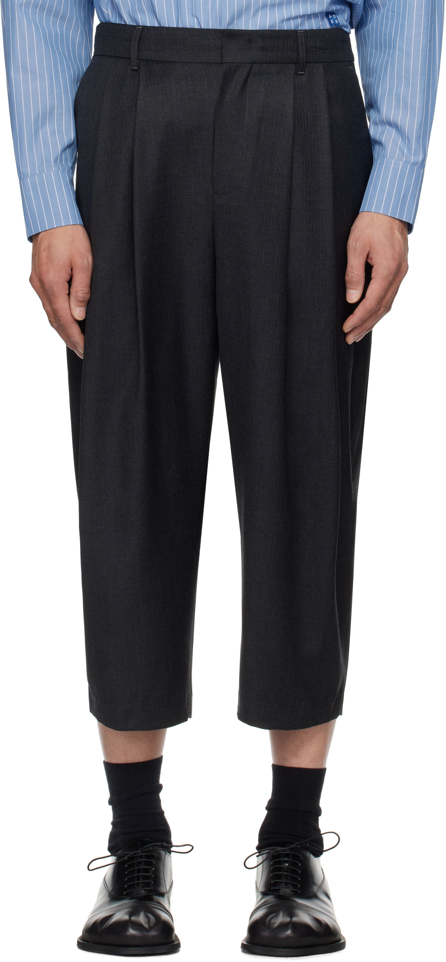 Hlače ADER ERROR ADER error Sig; Tag 01 Cropped Pleated Trousers Siva | BO42FYSA0101GR, 0