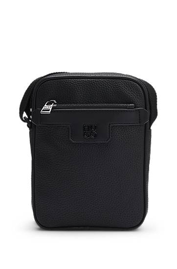 Torba za rame BOSS HUGO Grained Faux-Leather Reporter Bag with Stacked-Logo Trim Crna | 50529484