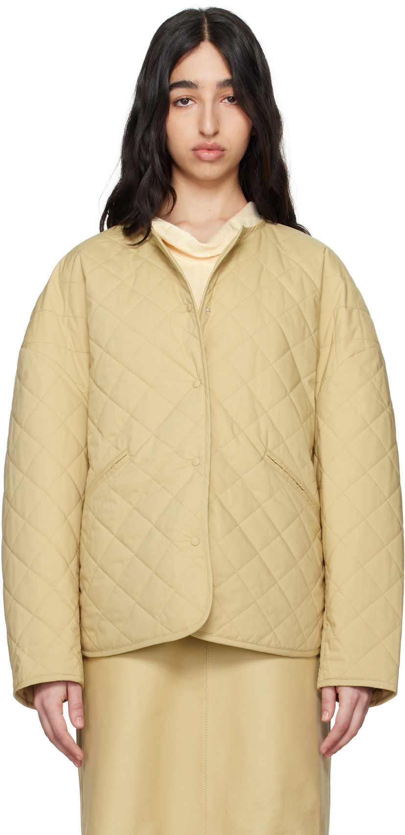 Pernata jakna TOTEME TOTEME Quilted Snap Button Jacket Bež | 242-WRO1116-FB0157