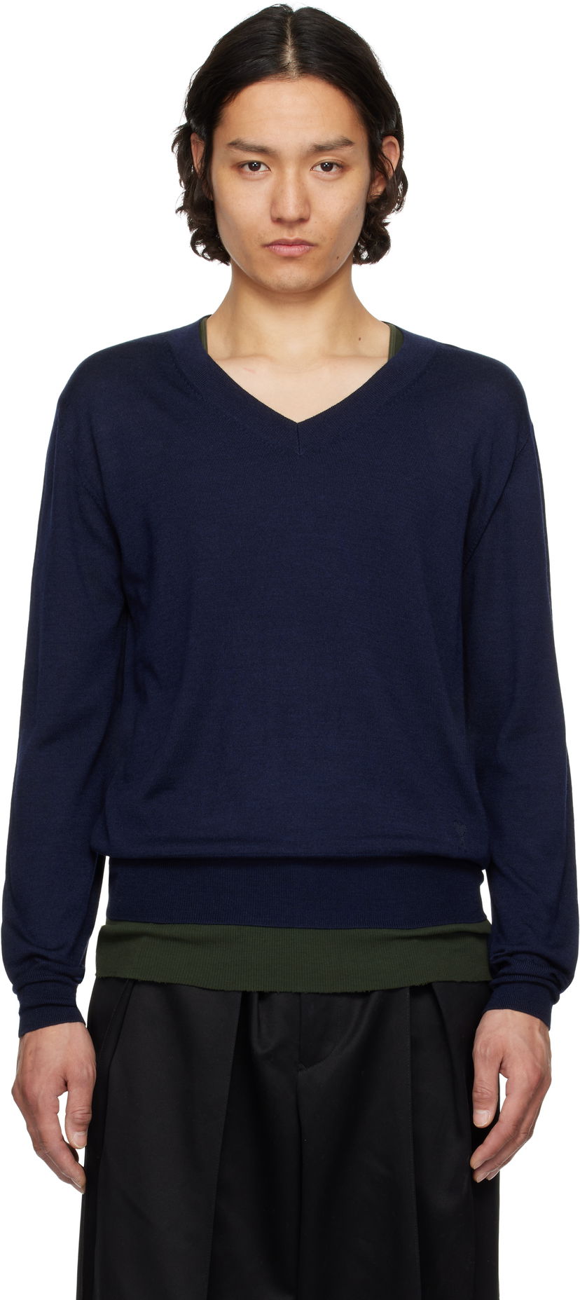 Džemper AMI AMI Paris V-Neck Wool Sweater Tamnoplava | HKS266.KN0066