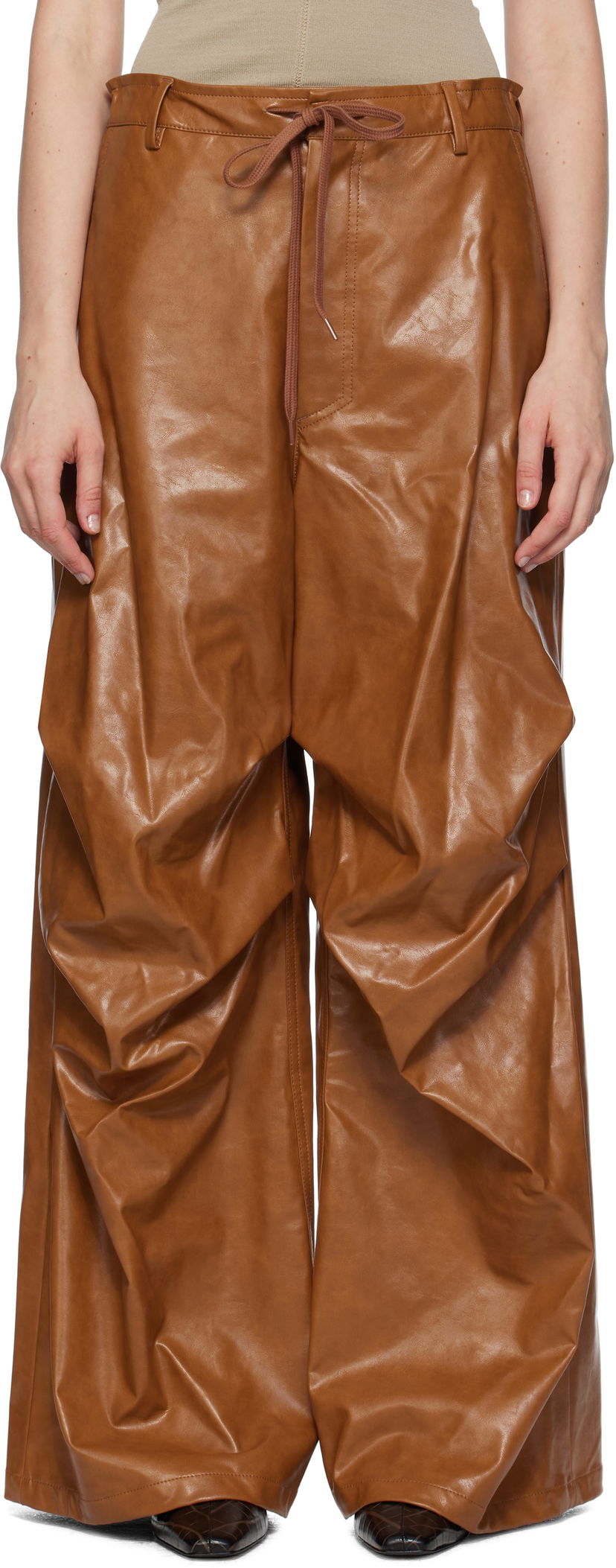 Hlače Maison Margiela MM6 Maison Margiela Draped Faux-Leather Trousers Smeđa | S52KA0510 M35465