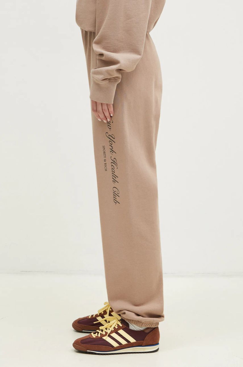 Trenirka Sporty & Rich Sporty & Rich NY Health Club Printed Sweatpants Smeđa | PA036512043BE05, 1