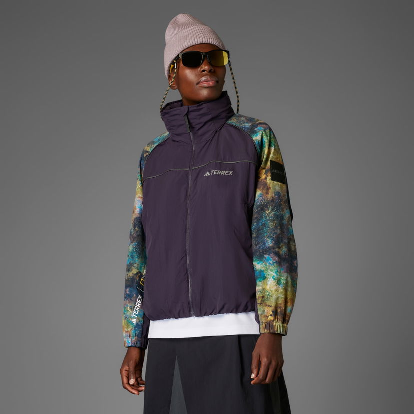 Vjetrovka adidas Performance Nat Geo WIND.RDY Jacket Ljubičasta | JD5837
