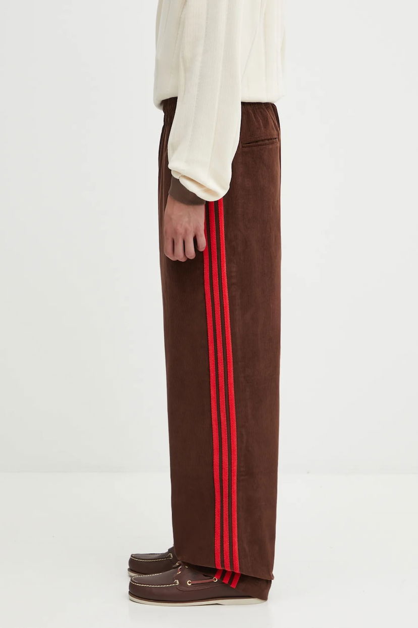 Trenirka adidas Originals Originals Cord Wide-Leg Pants with Red Side Stripes Smeđa | JX3108