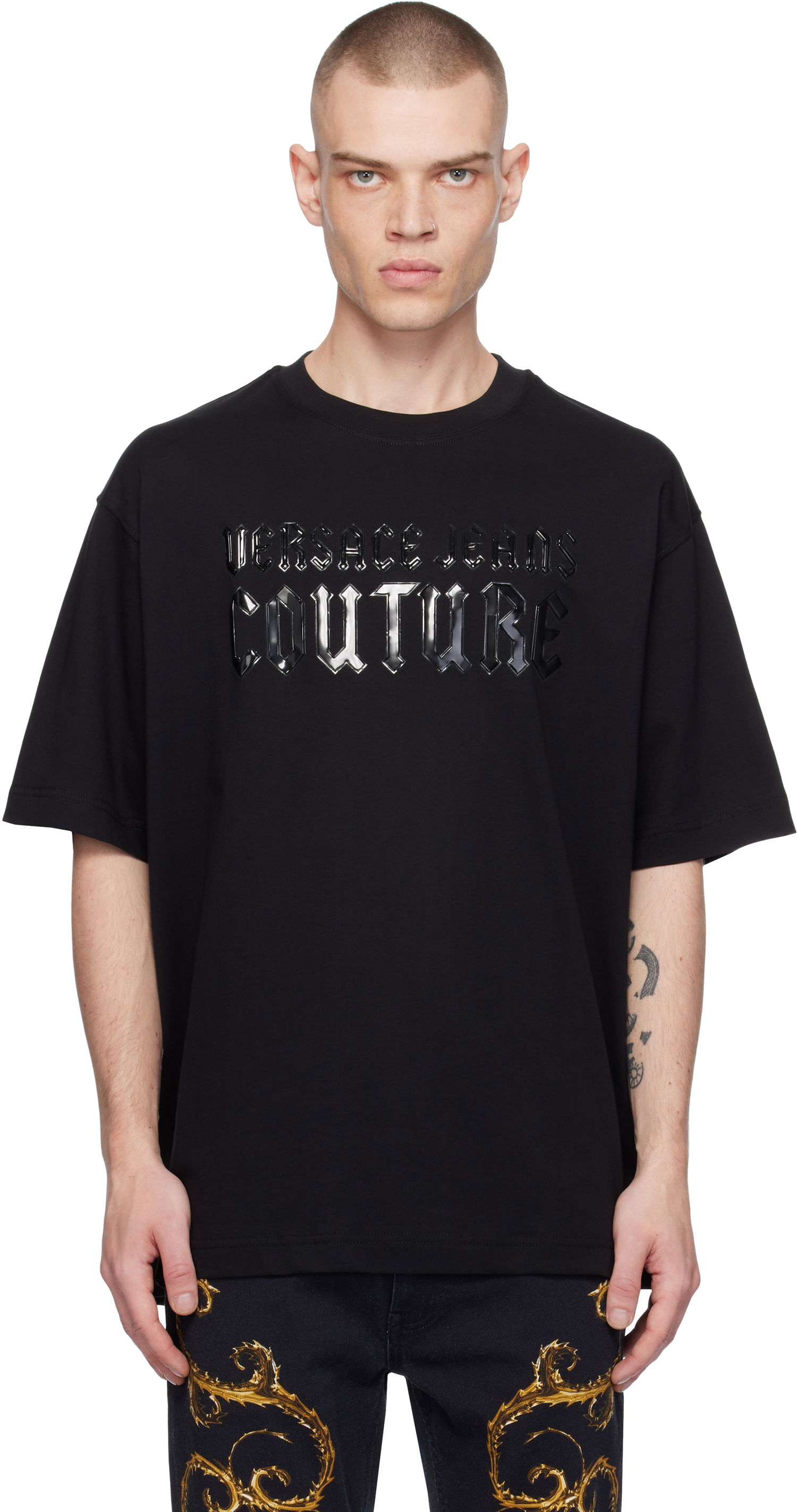 Majica kratkih rukava Versace Gothic Logo Relaxed Fit T-Shirt Crna | E77GAHL02_ECJ01L, 0