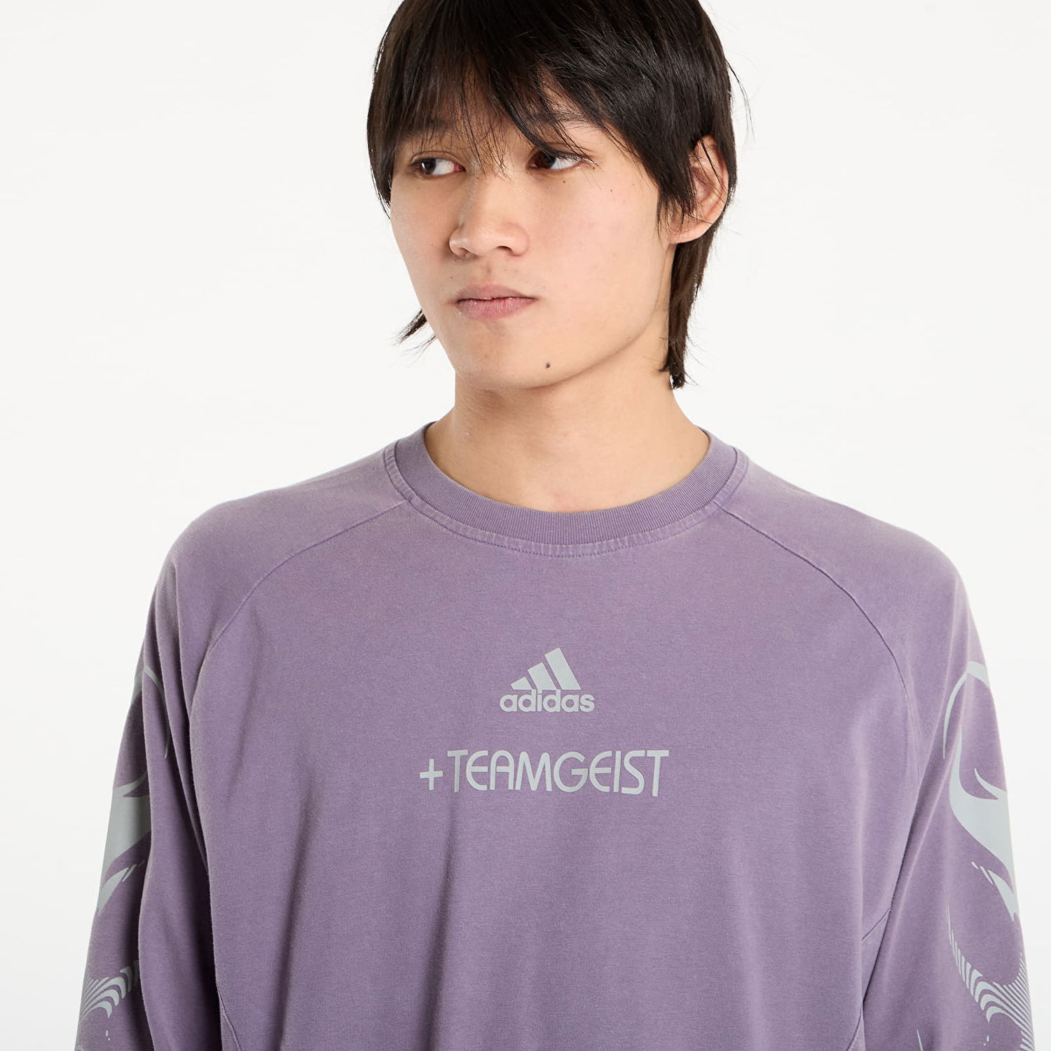 Majica kratkih rukava adidas Originals Adilenium Season 4 Teamgeist Graphic Long Sleeve T-Shirt Ljubičasta | KF8542, 1