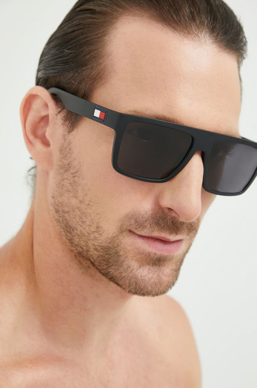 Sunčane naočale Tommy Hilfiger Tommy Hilfiger Square Sunglasses Crna | TH.1605/S