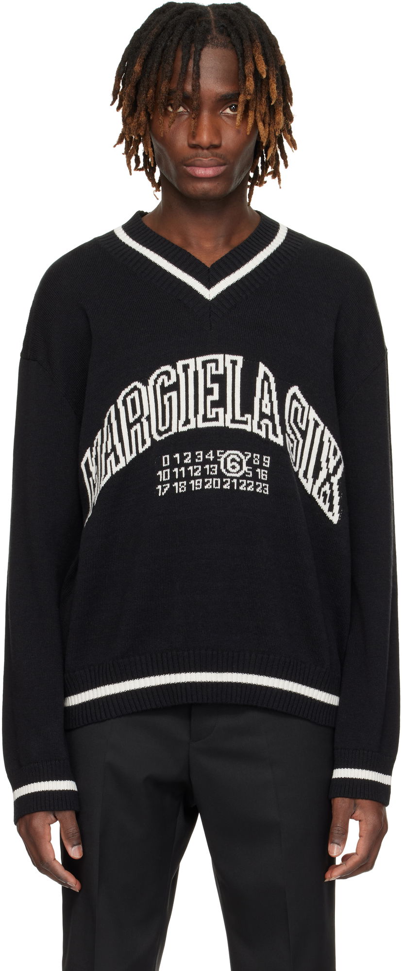 Džemper Maison Margiela MM6 Maison Margiela V-Neck Varsity Sweater Crna | SH0HN0002 M13085