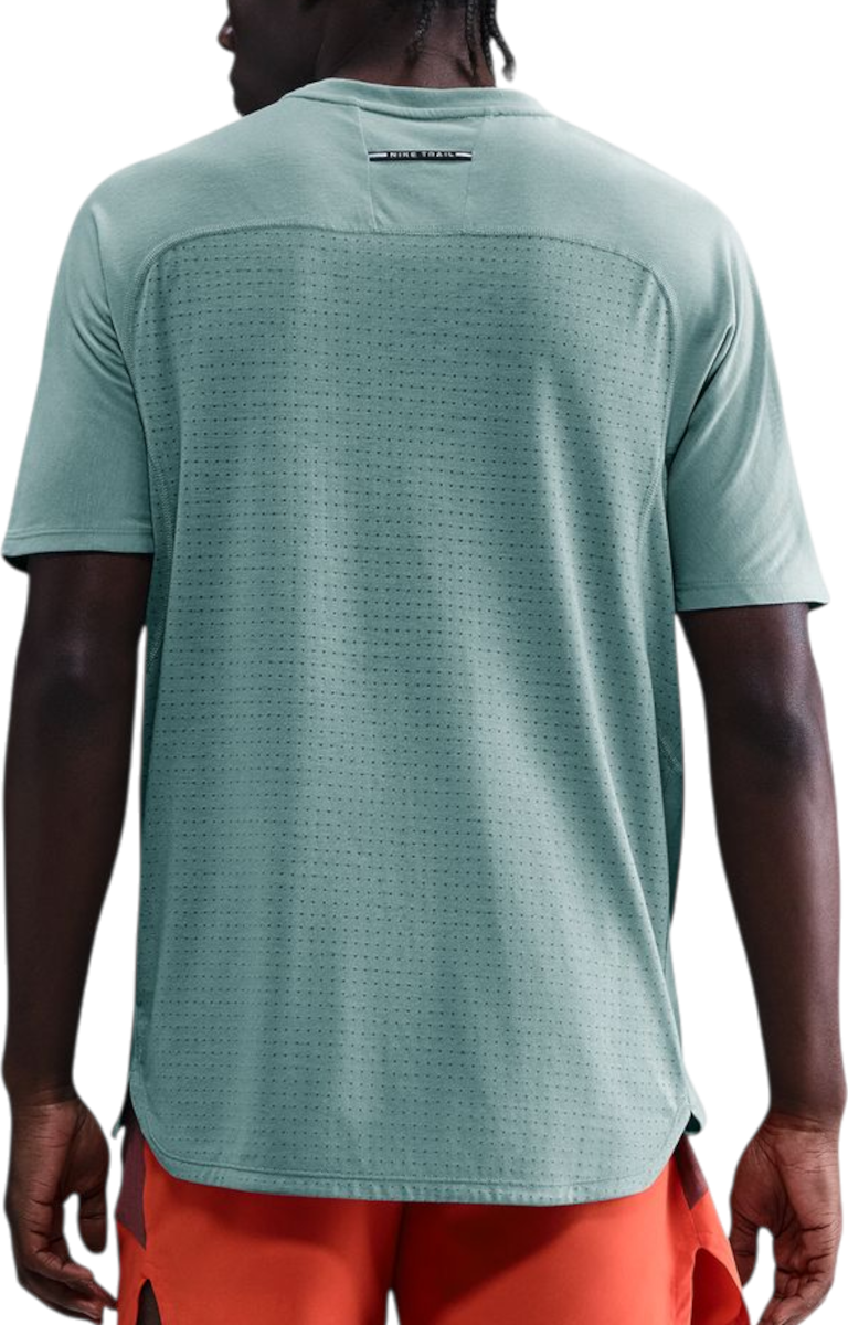 Majica kratkih rukava Nike Short Sleeve T-Shirt with Perforated Panels Solar Chase Zelena | hj3580-017, 1