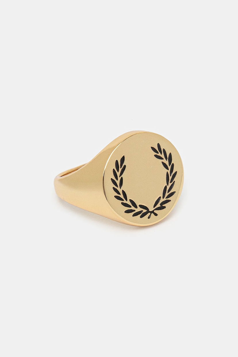 Prsten Fred Perry Fred Perry Laurel Wreath Signet Ring Metalik | MS8703