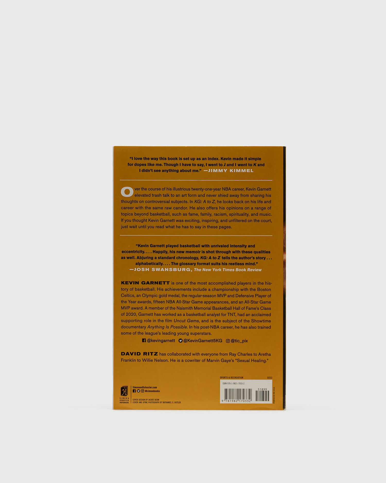 Knjiga i časopis gestalten KG: A To Z - An Uncensored Encyclopedia Of Life, Basketball, And Everything In Between" By Kevin Crna | 9781982170332, 1