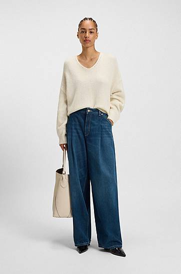 Džemper BOSS Relaxed Fit V-neck Sweater with Stitch Details in Italian Yarn Bež | 50550464, 1