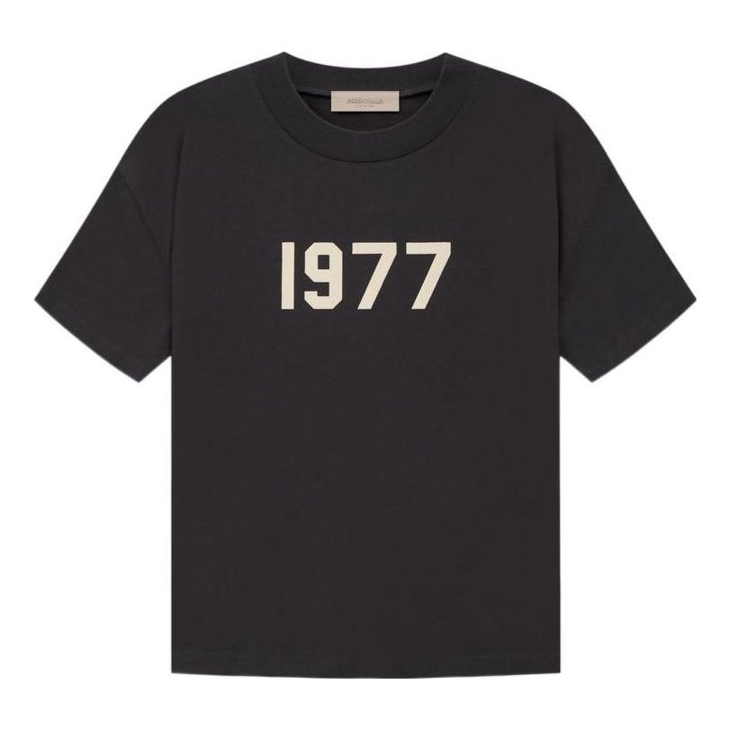 Majica kratkih rukava Fear of God Fear of God Essentials 1977 Logo T-Shirt Crna | 125BT212000F