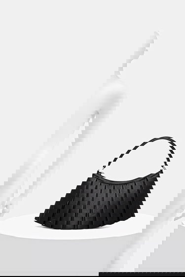 Torba za rame Lacoste Lacoste Pleated Leather Shoulder Bag Crna | NU5015DP, 7