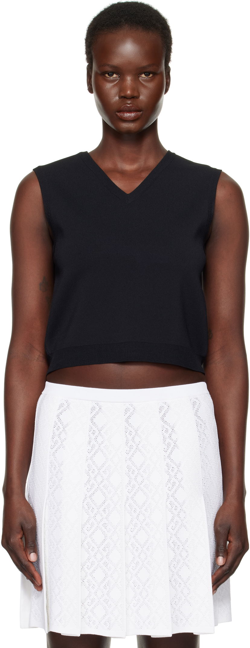 Majica bez rukava Givenchy Sleeveless V-Neck Vest Crna | BW90TL4ZPG001