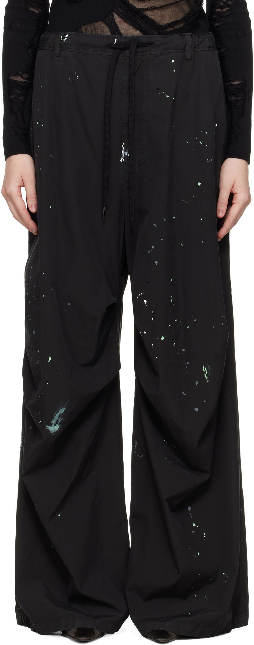 Cargo hlače Maison Margiela MM6 Maison Margiela Light Cotton Poplin Wide Leg Trousers with Paint Splatter Crna | S62KB0240 M35458