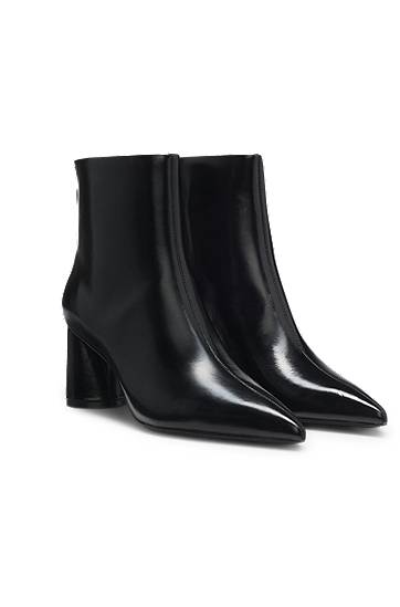 Tenisice i cipele BOSS Ankle boots in leather with embossed logo Crna | 50552784