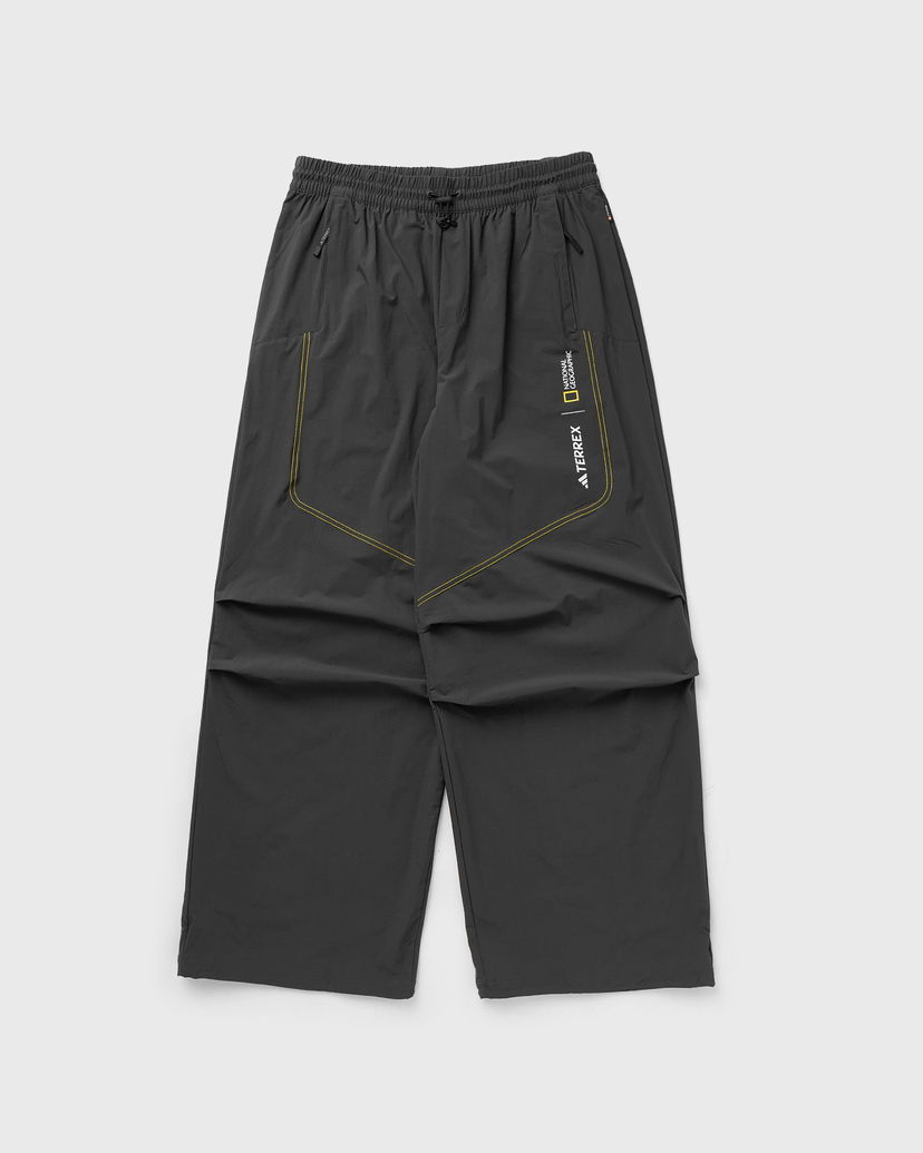 Hlače adidas Originals National Geographic A.R. Woven Pants Crna | KC2339