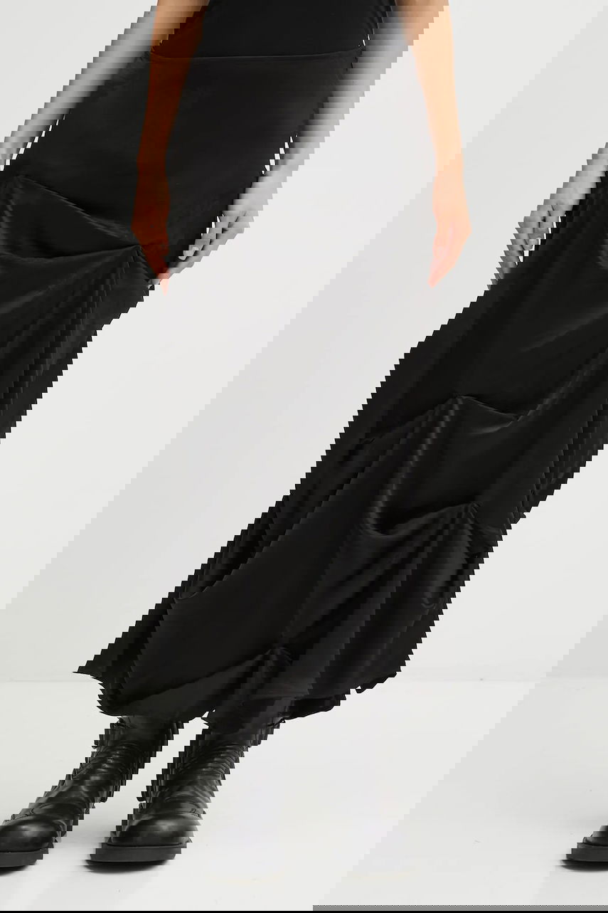 Suknja GANNI Fluid Satin Jacquard Tuck Detail Long Midi Skirt Crna | W0997, 0