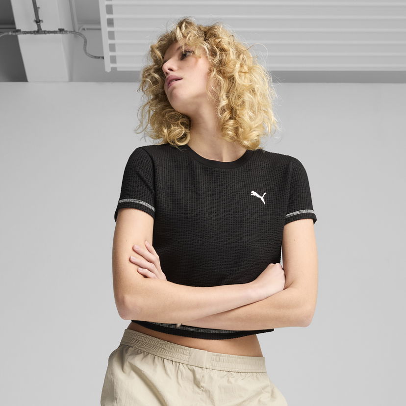 Crop top Puma DARE TO Textured Baby Tee Crna | 629806_01