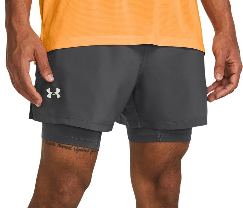 Kratke hlače Under Armour UA LAUNCH 5'' 2-IN-1 SHORTS-GRY Crna | 1382640-025
