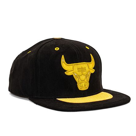 Kapa Mitchell & Ness NBA Day 4 Snapback Chicago Bulls Black / Yellow Crna | HHSS5822-CBUYYPPPBKYW