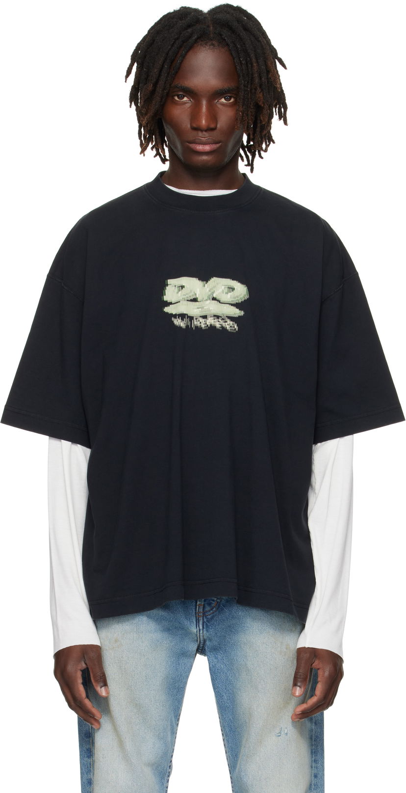 Majica kratkih rukava VETEMENTS VETEMENTS 'DVD' Regular Fit Graphic Tee Crna | UH76TR380B