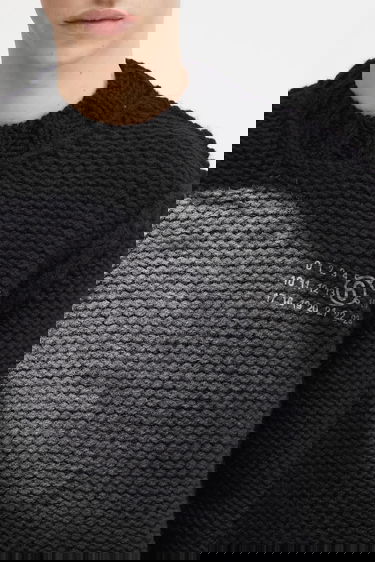 Džemper Maison Margiela Chunky Knit Sweater with Distressed Spotlight Effect and Signature Numbering Logo Crna | SH2HL0029.M13173.900S, 3