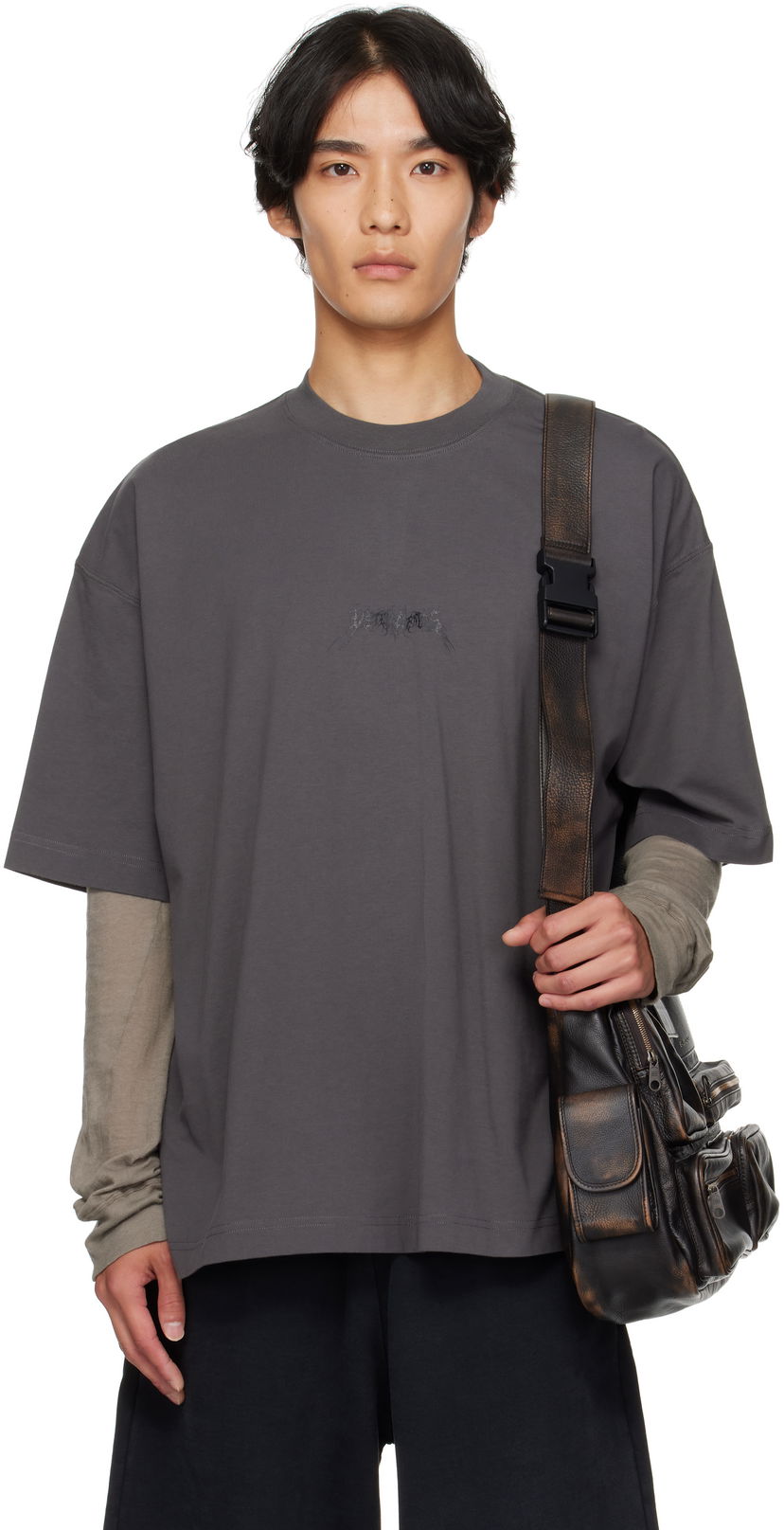 Majica kratkih rukava VETEMENTS VETEMENTS Metal Logo Regular Fit T-Shirt Siva | UH76TR600M