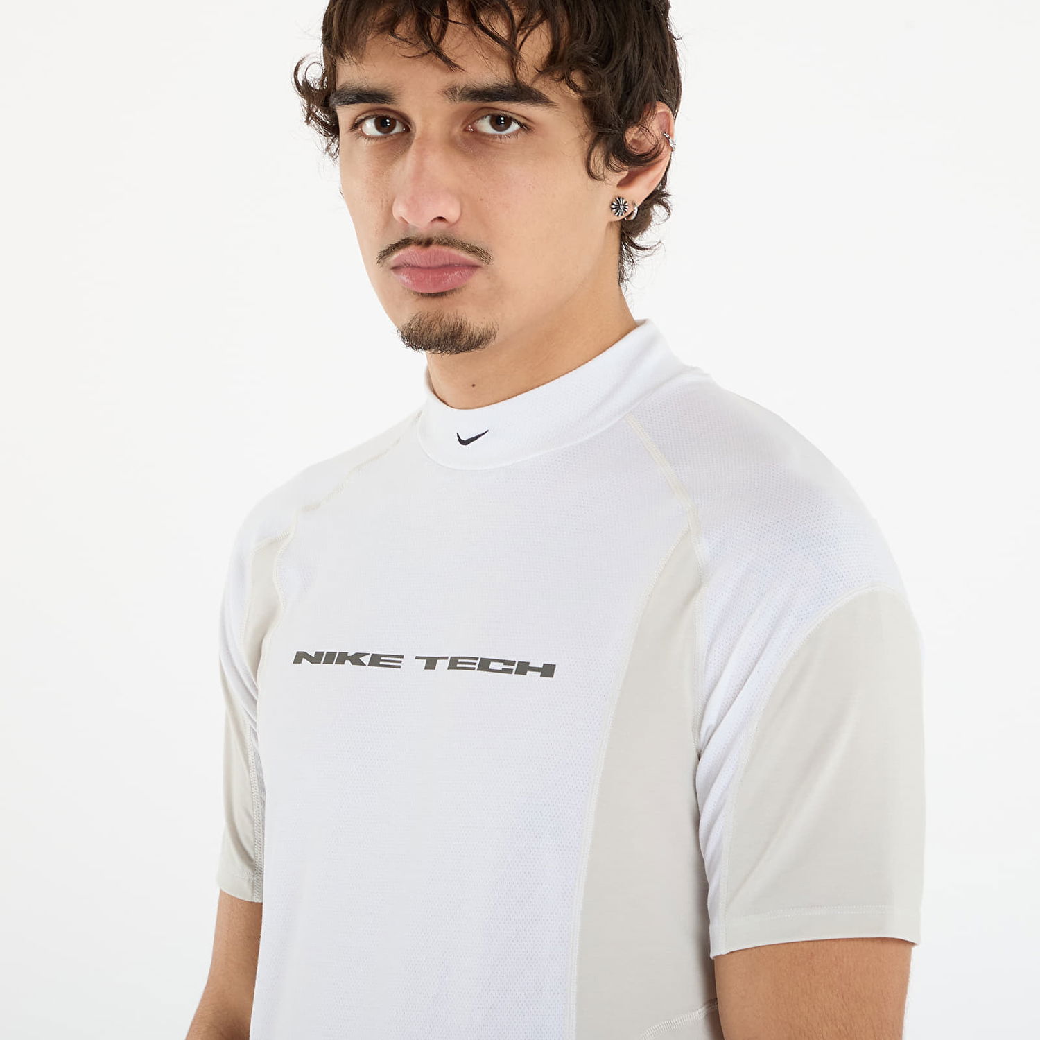 Majica kratkih rukava Nike Nike Tech Dri-FIT Short-Sleeve Base Layer Bijela | IB1522-100, 1