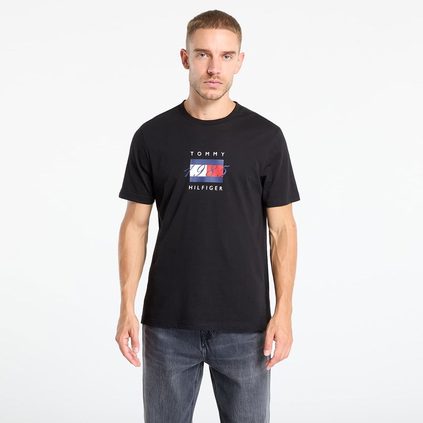 Majica kratkih rukava Tommy Hilfiger Tommy Hilfiger Linear Flag Graphic Tee Crna | MW0MW41338 BDS