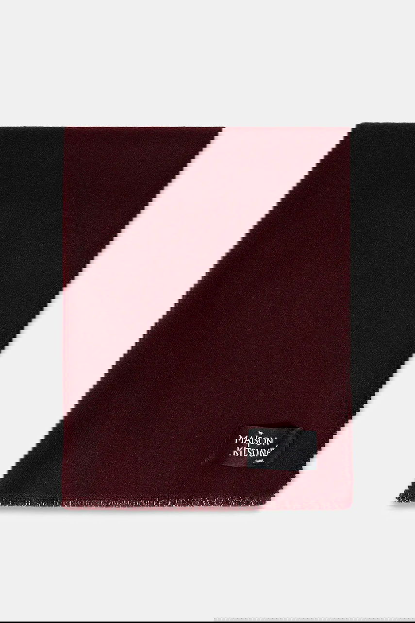 Šal MAISON KITSUNÉ Wool Fringe Scarf with Logo Patch Tamnocrvena | PW06200WB0028, 1