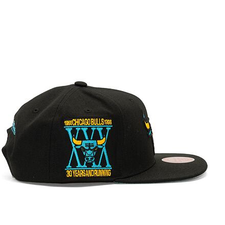Kapa Mitchell & Ness NBA Core Xi Snapback Chicago Bulls Black Crna | HHSS6751-CBUYYPPPBLCK, 1