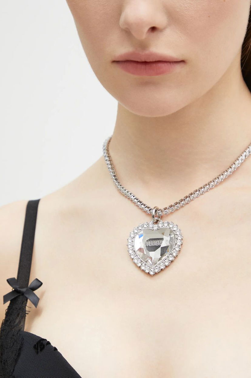 Ogrlica VETEMENTS VETEMENTS Crystal Heart Pendant Necklace Metalik | UA66NE120W