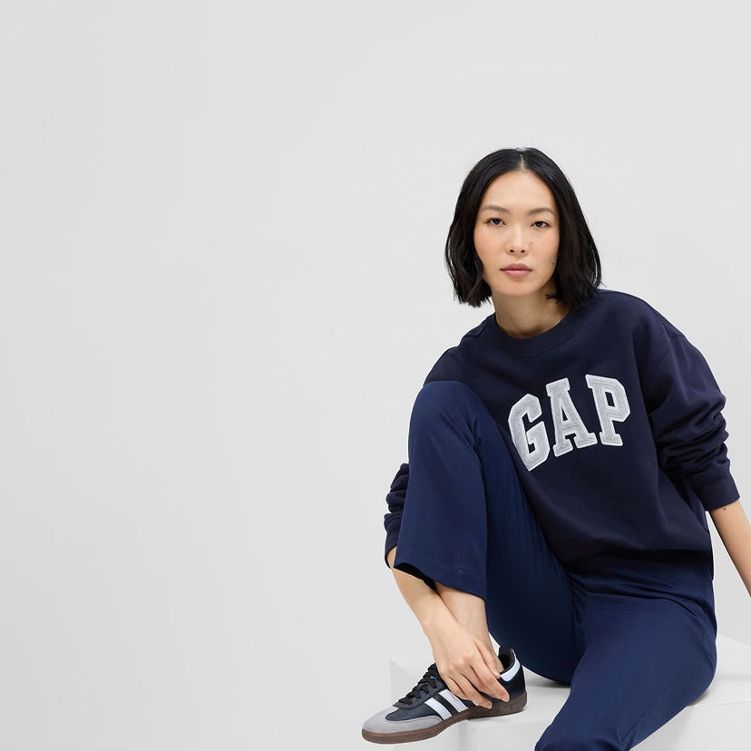 Dukserice GAP Crewneck Logo Sweatshirt Navy Uniform Tamnoplava | 554936-12