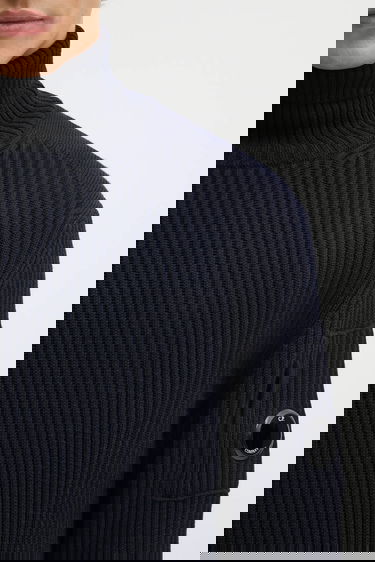 Džemper C.P. Company Ribbed Wool Blend Turtleneck Sweater with Sleeve Pocket Tamnoplava | 19CMKN220A006595A, 3