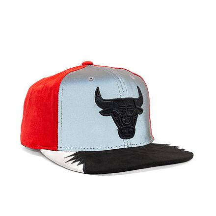 Kapa Mitchell & Ness Day 5 Snapback Chicago Bulls Crvena | HHSS1102-CBUYYPPPGYRD