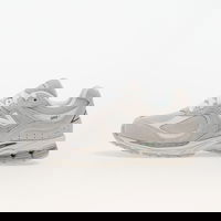 2002R Sneaker