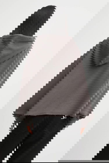 Dukserice Maison Margiela MM6 Oversized Cropped Hoodie with Raw-Cut Hem and Numbered Appliqué Siva | S62GU0142.M25024.810, 2
