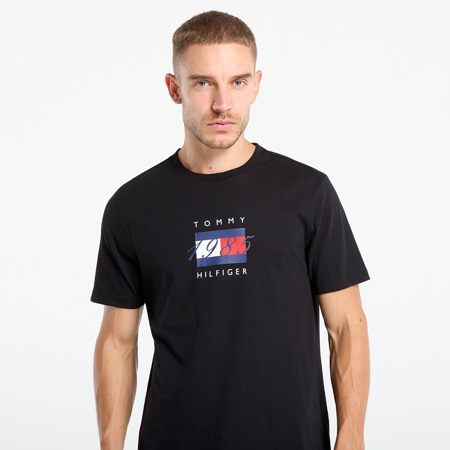Majica kratkih rukava Tommy Hilfiger Tommy Hilfiger Linear Flag Graphic Tee Crna | MW0MW41338 BDS, 1