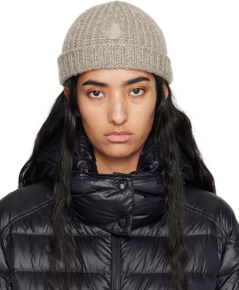 Kapica Moncler Taupe Virgin Wool Beanie Crna | J20933B00057M2039