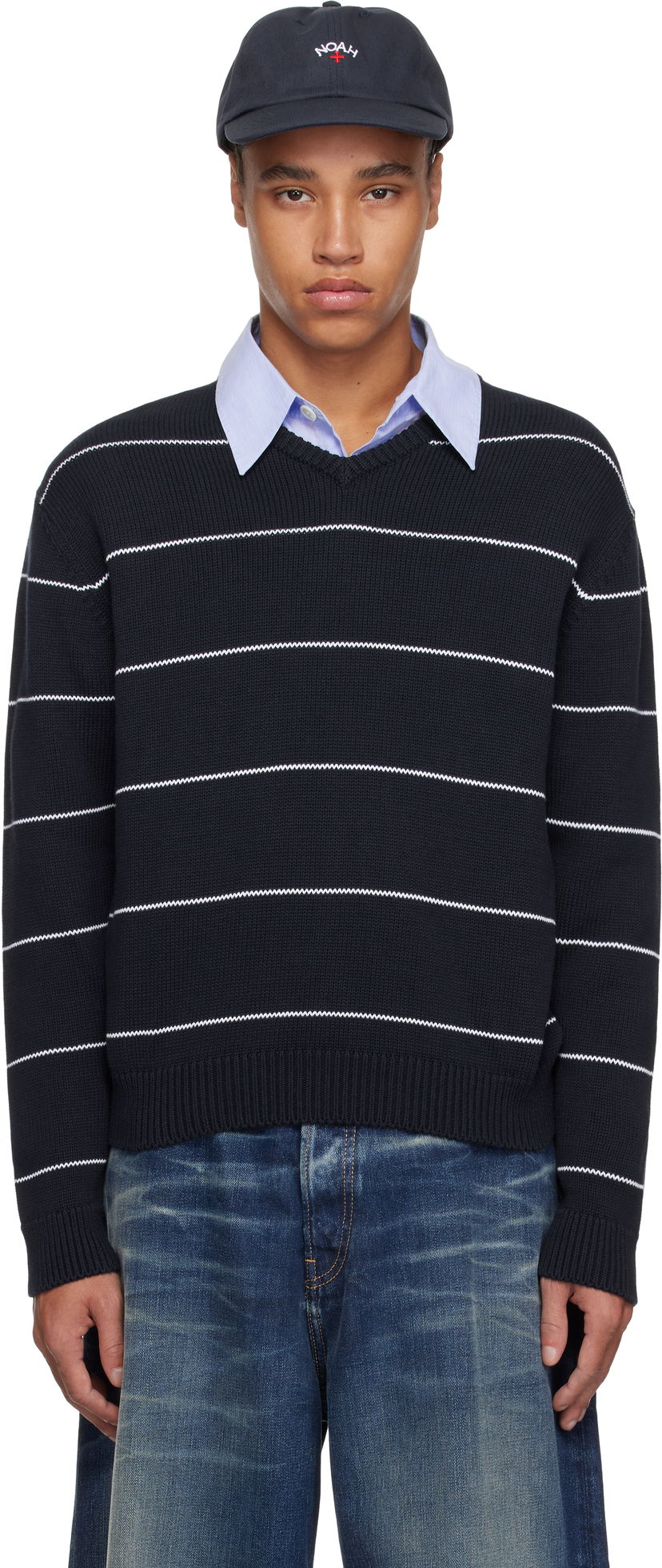 Džemper Noah Noah Striped V-Neck Sweater Tamnoplava | SW096SS25NVY