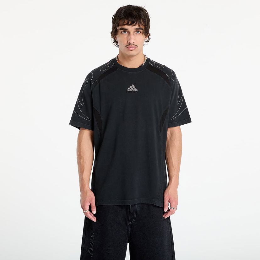 Majica kratkih rukava adidas Originals Adilenium Season 4 Teamgeist Graphic Tee Crna | KF8538