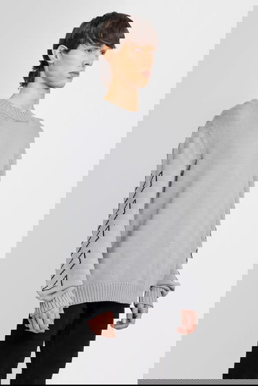 Džemper Off-White Diagonal Outline Crew Knit Siva | OMHE087C99KNI0010610, 2