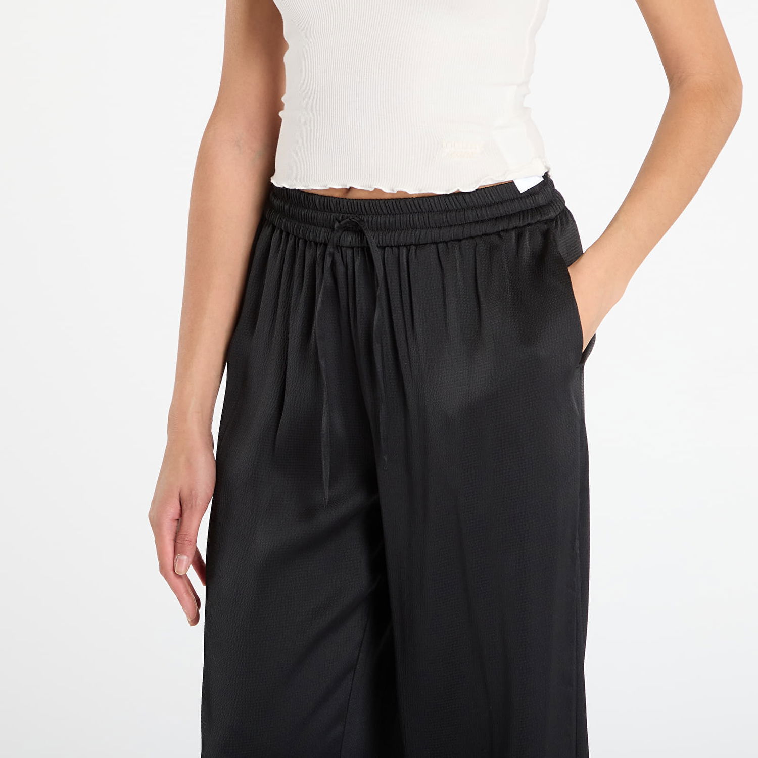 Hlače Samsoe Samsoe Sahelena Wide-Leg Drawstring Trousers Crna | F24300151_CLR000021, 1
